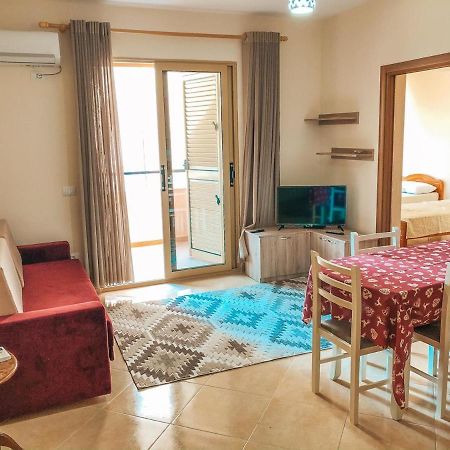 Mimi'S Beach Apartment Vlorë Exteriör bild